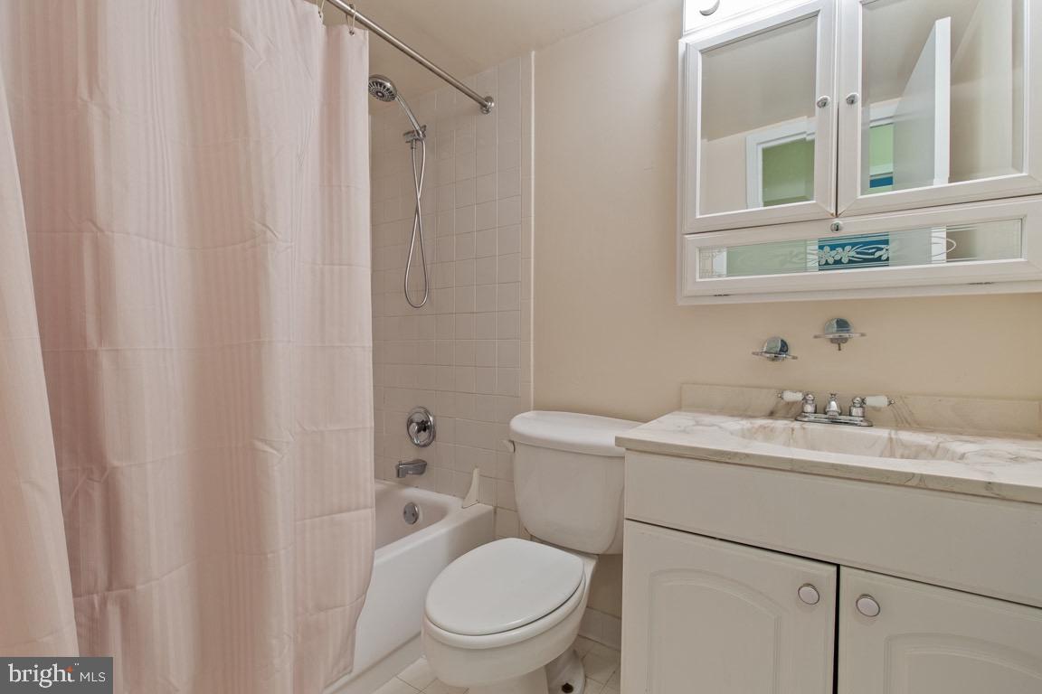 11200 Chestnut Grove Square, Unit 103 Reston, VA 20190 - Photo 26 of 33 Gallery Image 26