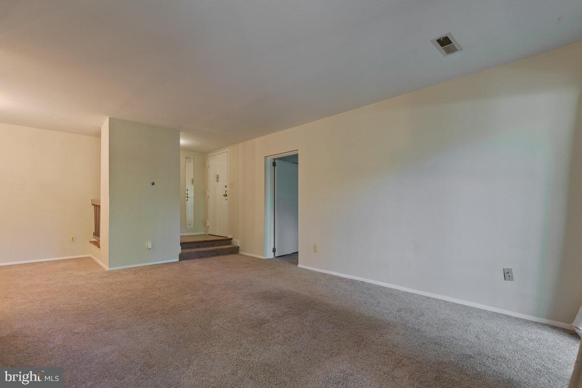 11200 Chestnut Grove Square, Unit 103 Reston, VA 20190 - Photo 5 of 33 Gallery Image 5