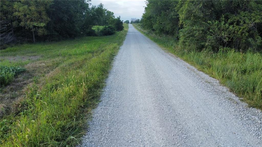 36707 Spring Valley Road Louisburg, KS 66053 - Photo 12 of 21