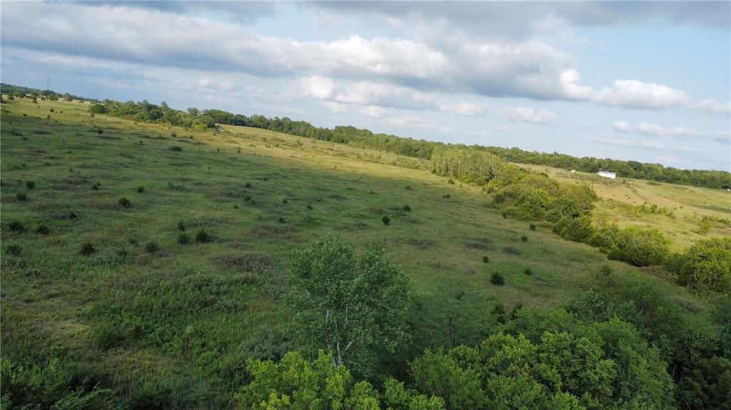 36707 Spring Valley Road Louisburg, KS 66053 - Photo 13 of 21