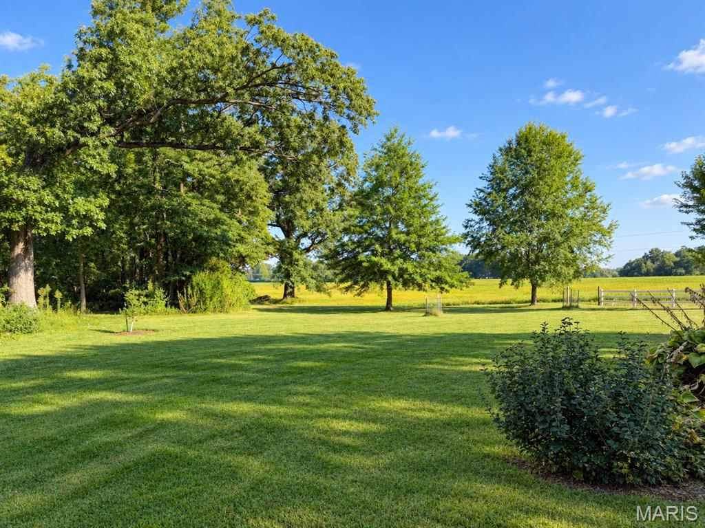 8309 Lebanon Road Troy, IL 62294 - Photo 9 of 17 Gallery Image 9