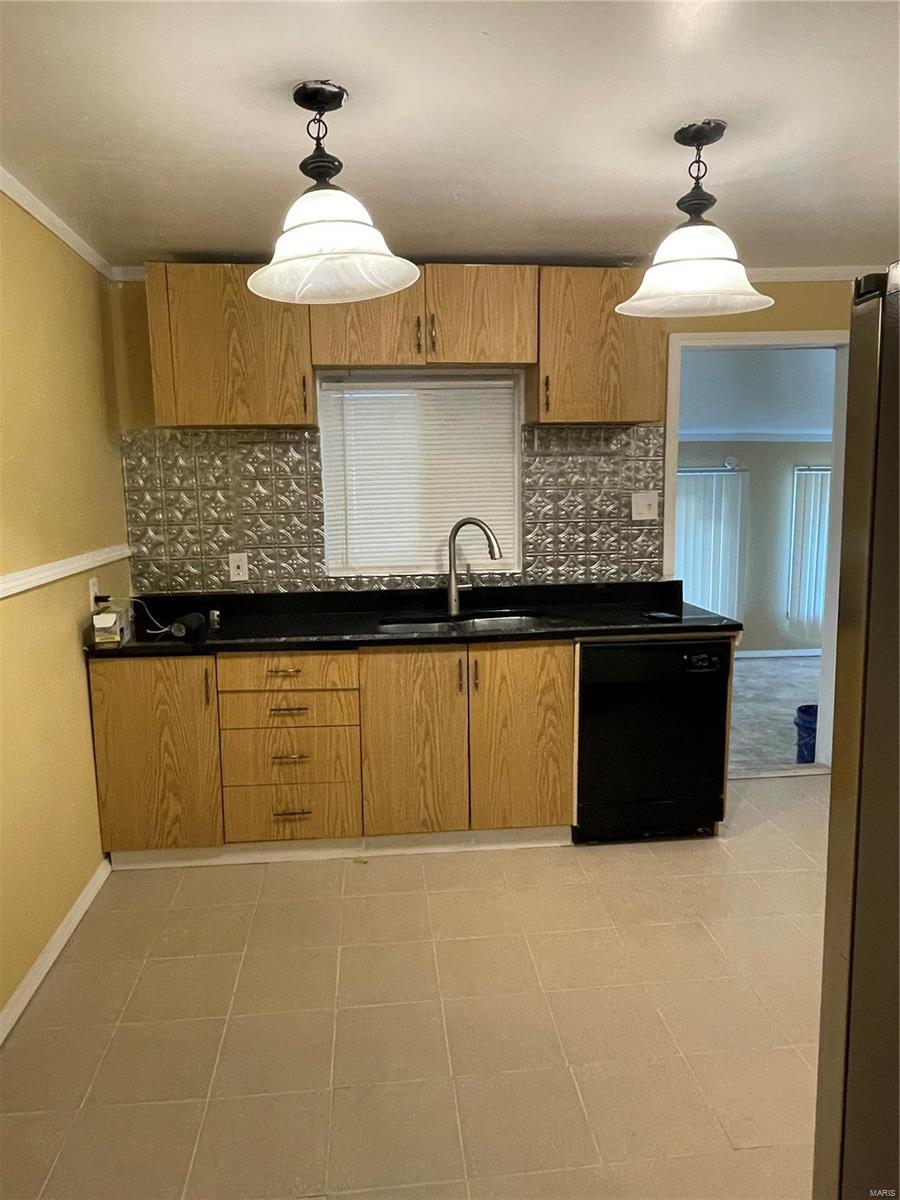 2257 Chambers Road St. Louis, MO 63136 - Photo 8 of 14 Gallery Image 8
