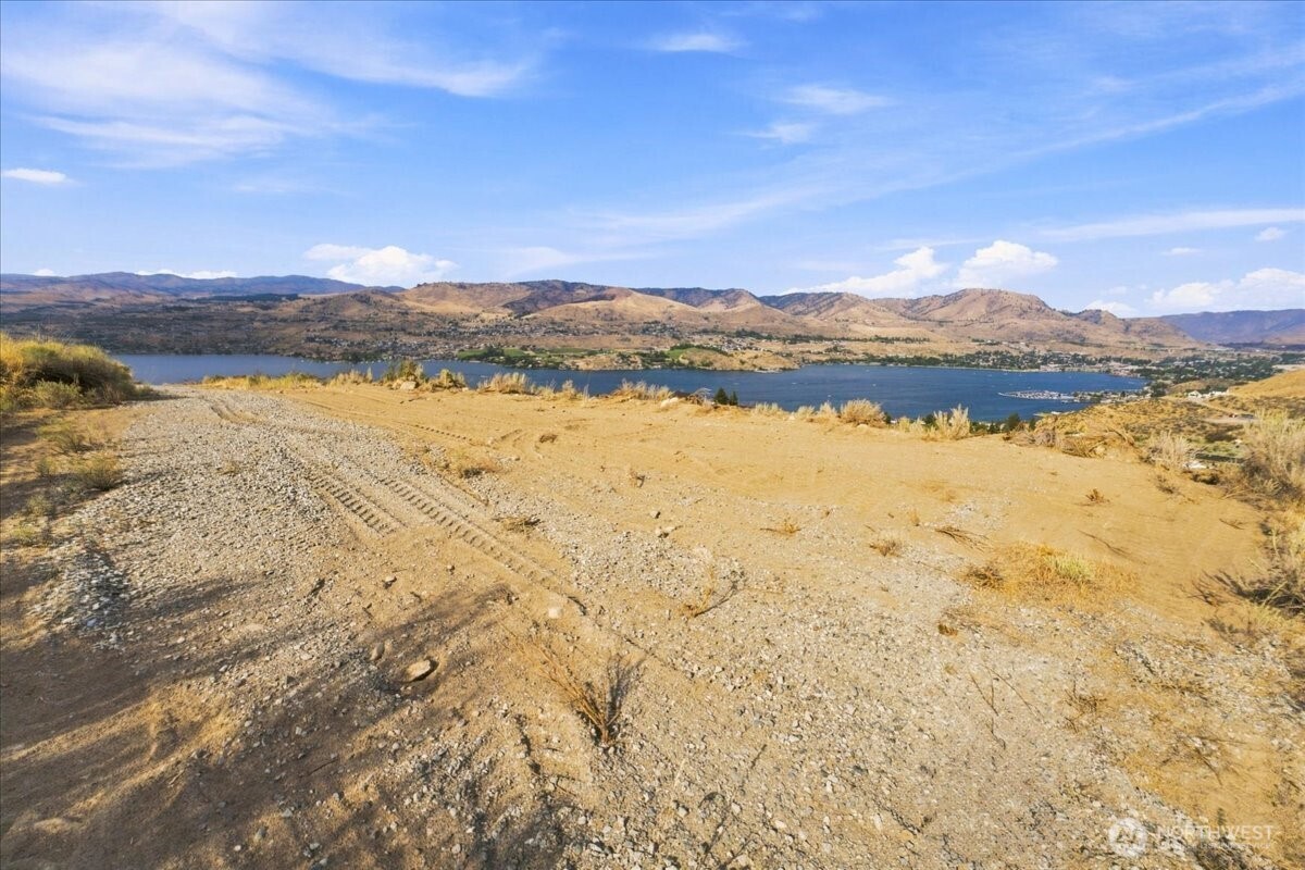 64 Chelan Butte Road Chelan, WA 98816 - Photo 3 of 28 Gallery Image 3