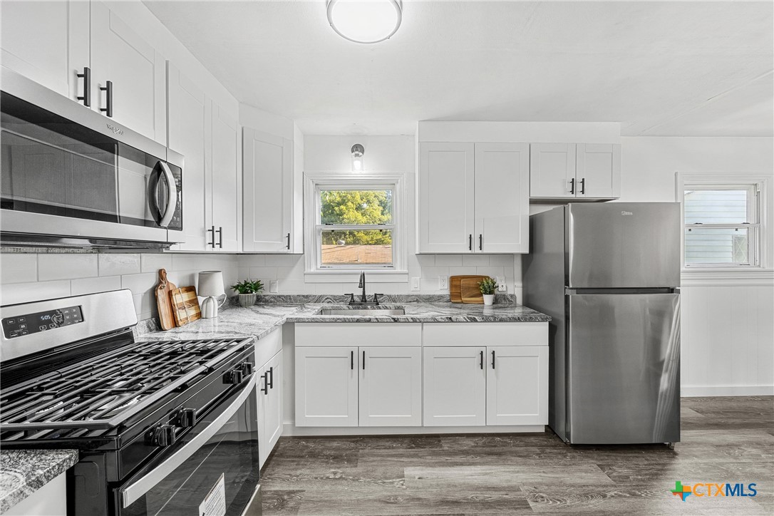 1704 South 41st Street Temple, TX 76504 - Photo 14 of 29 Kitchen