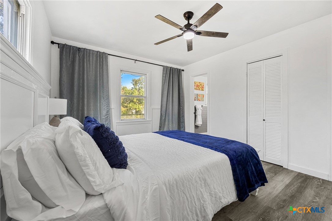 1704 South 41st Street Temple, TX 76504 - Photo 22 of 29 Primary Bedroom