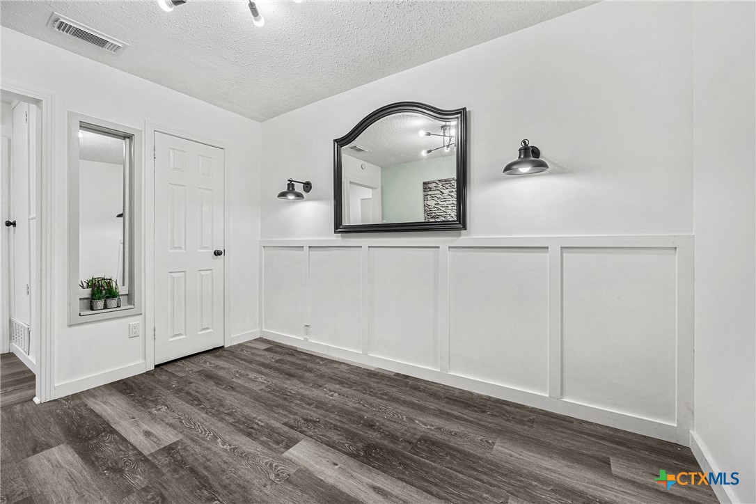 1704 South 41st Street Temple, TX 76504 - Photo 4 of 29 Front Living