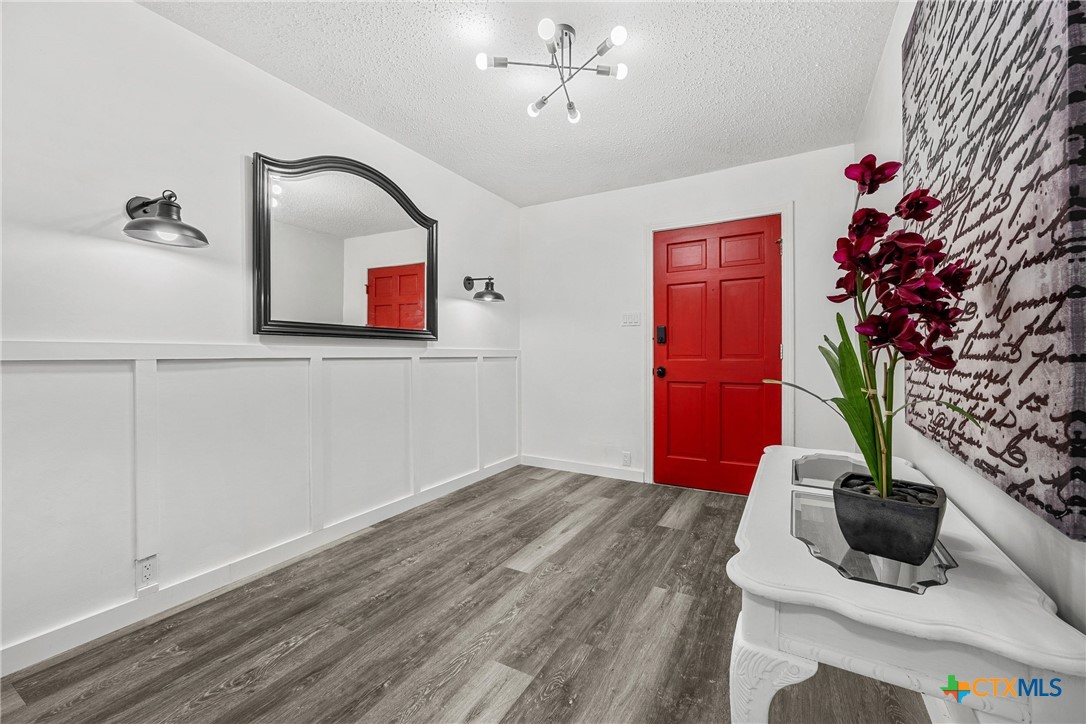 1704 South 41st Street Temple, TX 76504 - Photo 5 of 29 Front Living