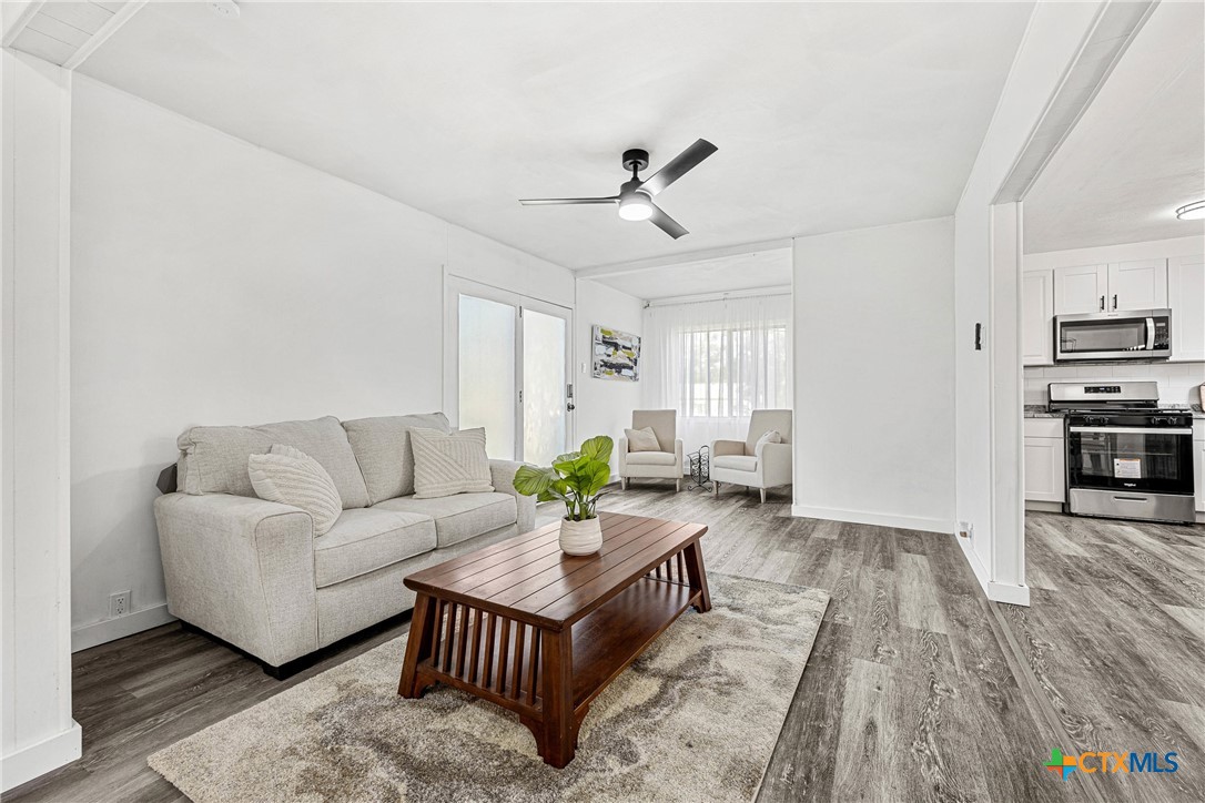 1704 South 41st Street Temple, TX 76504 - Photo 6 of 29 Living area