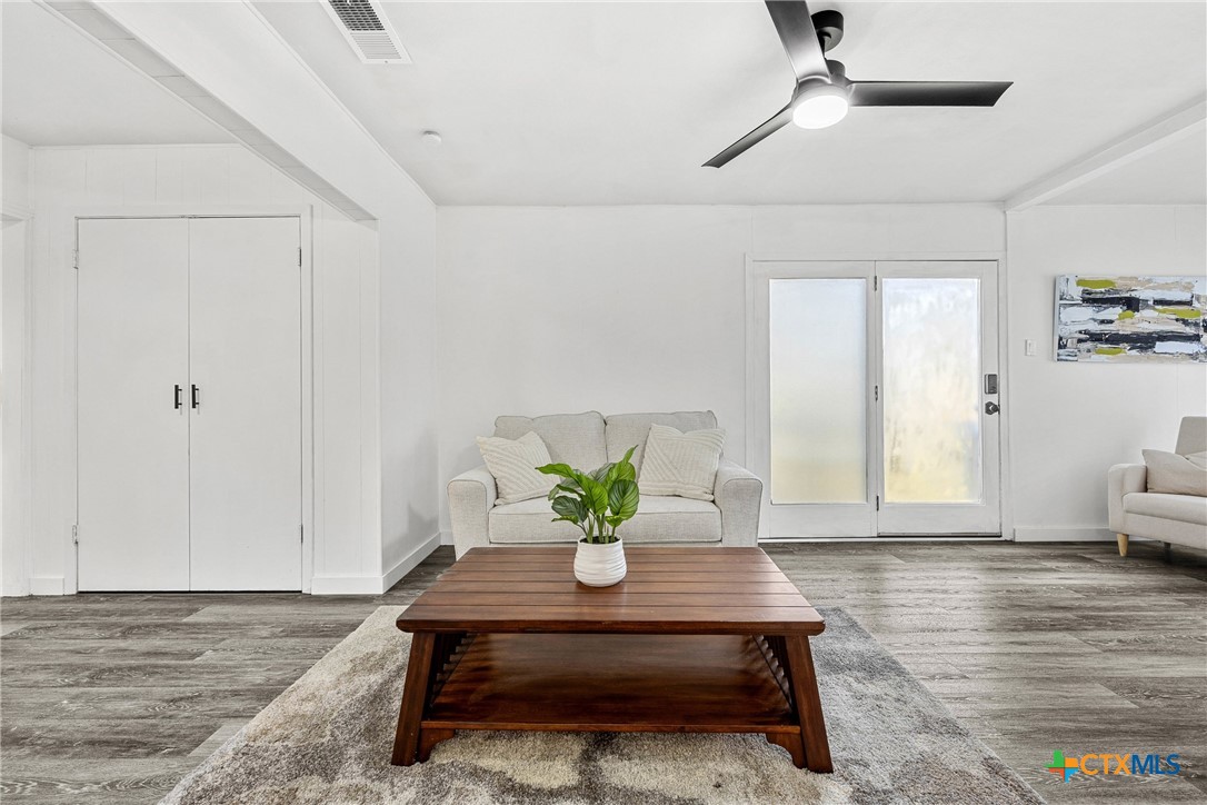 1704 South 41st Street Temple, TX 76504 - Photo 8 of 29 Living area