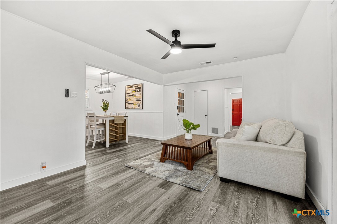 1704 South 41st Street Temple, TX 76504 - Photo 10 of 29 Living area