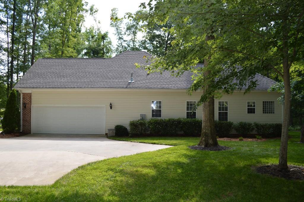 7069 Lanier Road Summerfield, NC 27358 - Photo 3 of 30 Exterior Garage Side
