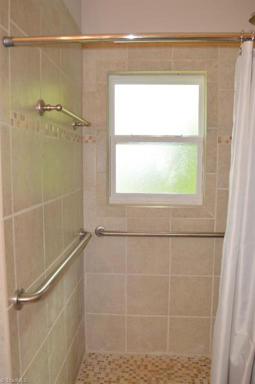 7069 Lanier Road Summerfield, NC 27358 - Photo 24 of 30 2nd Bathroom
