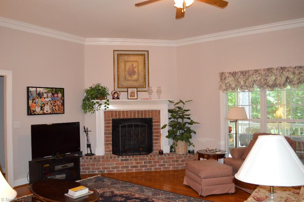 7069 Lanier Road Summerfield, NC 27358 - Photo 8 of 30 Living Room