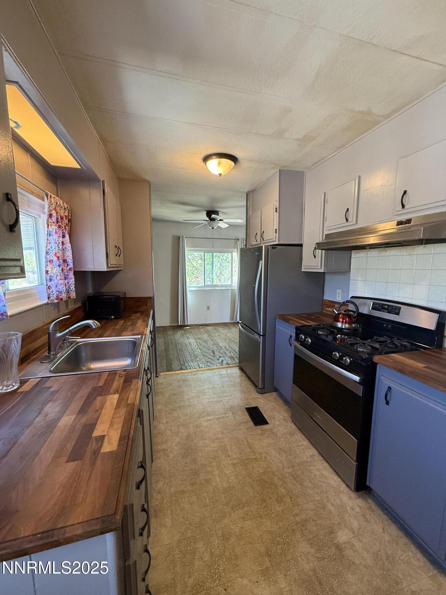 3875 Granite Way Topaz Ranch Estates, NV 89444 - Photo 6 of 31 KITCHEN