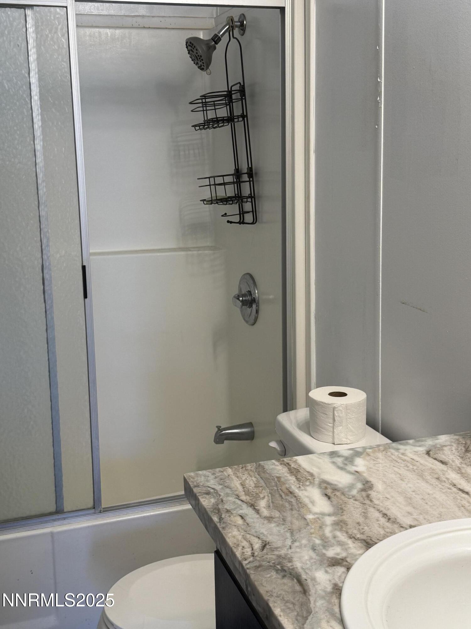 3875 Granite Way Topaz Ranch Estates, NV 89444 - Photo 10 of 31 GUEST BATHTUB/SHOWER