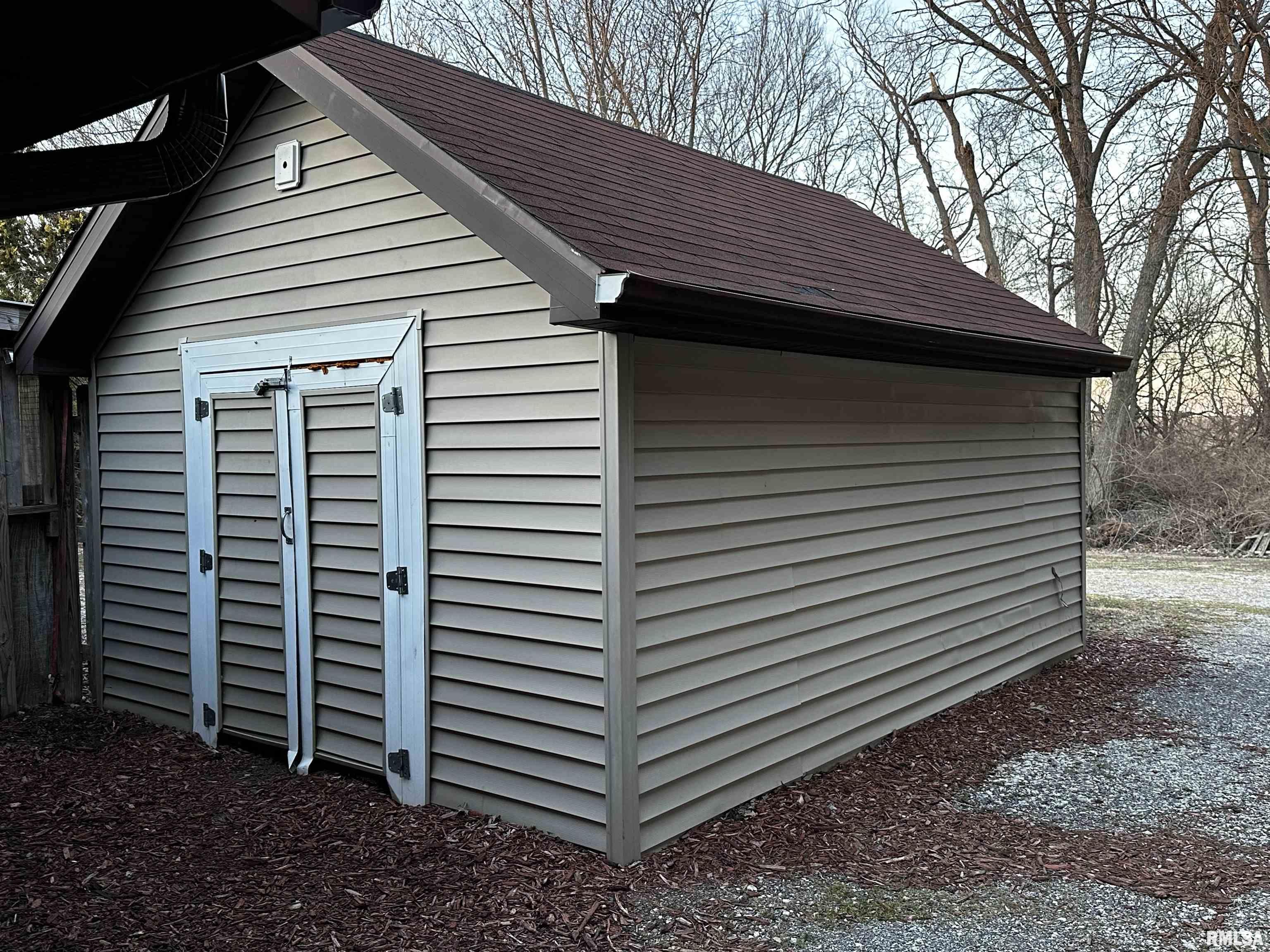 2068 New Lake Road Jacksonville, IL 62650 - Photo 12 of 60