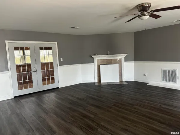 $289,900 | 2068 New Lake Road, Jacksonville, IL 62650