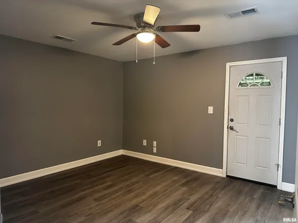 $289,900 | 2068 New Lake Road, Jacksonville, IL 62650