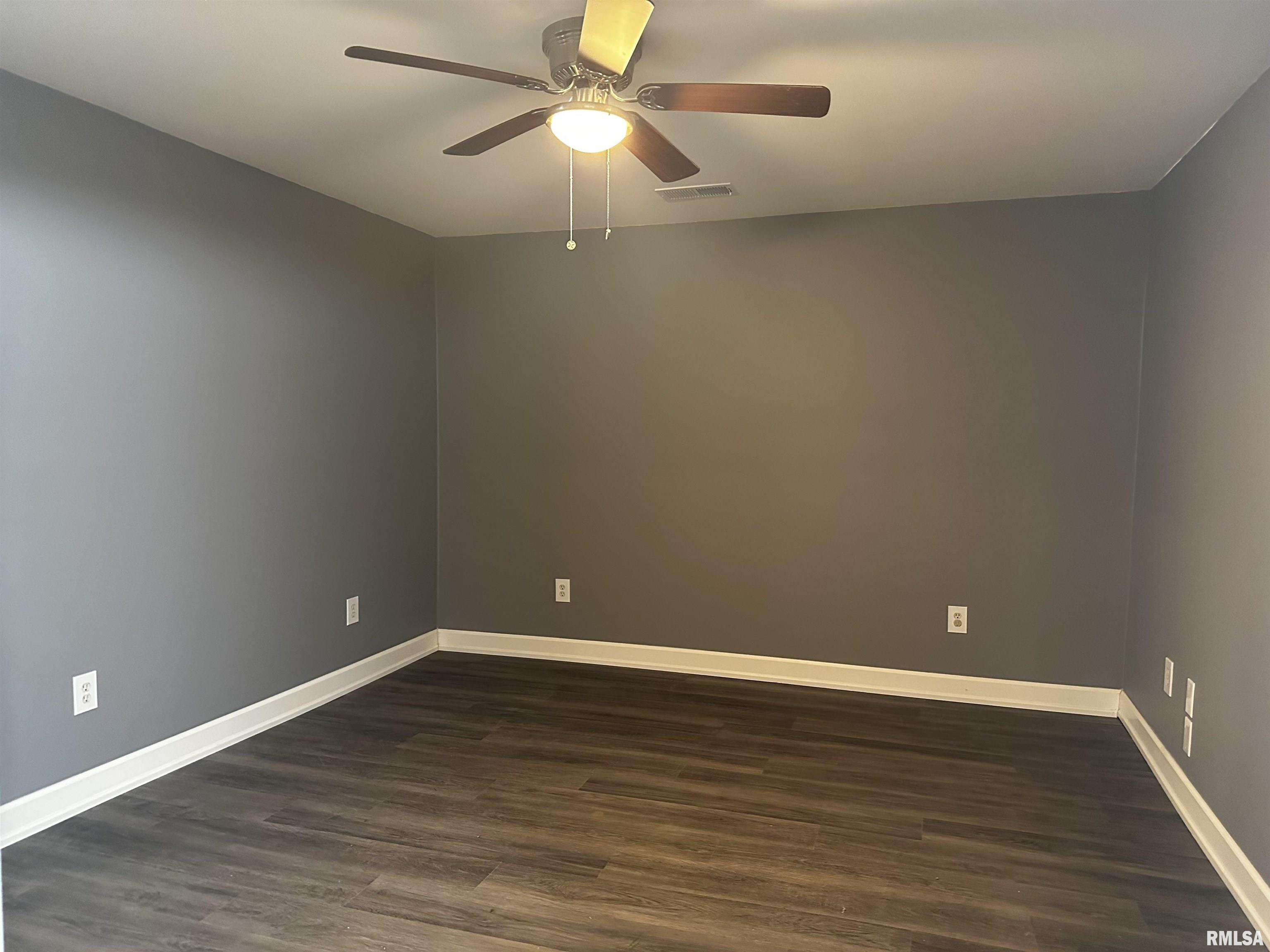 2068 New Lake Road Jacksonville, IL 62650 - Photo 22 of 60