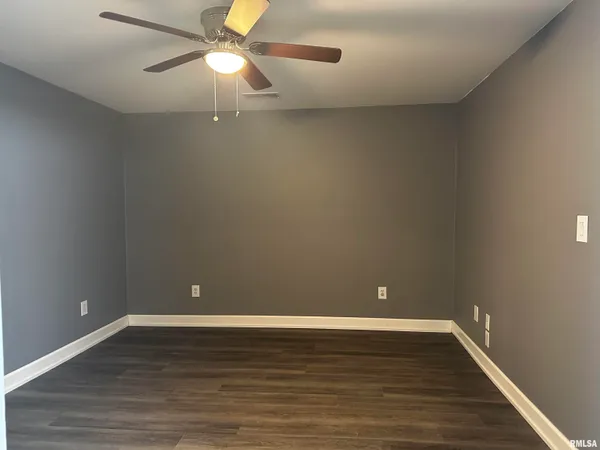 $289,900 | 2068 New Lake Road, Jacksonville, IL 62650