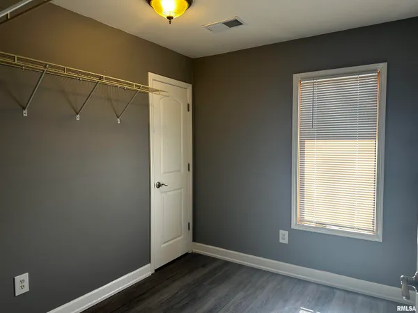 $289,900 | 2068 New Lake Road, Jacksonville, IL 62650