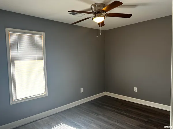 $289,900 | 2068 New Lake Road, Jacksonville, IL 62650