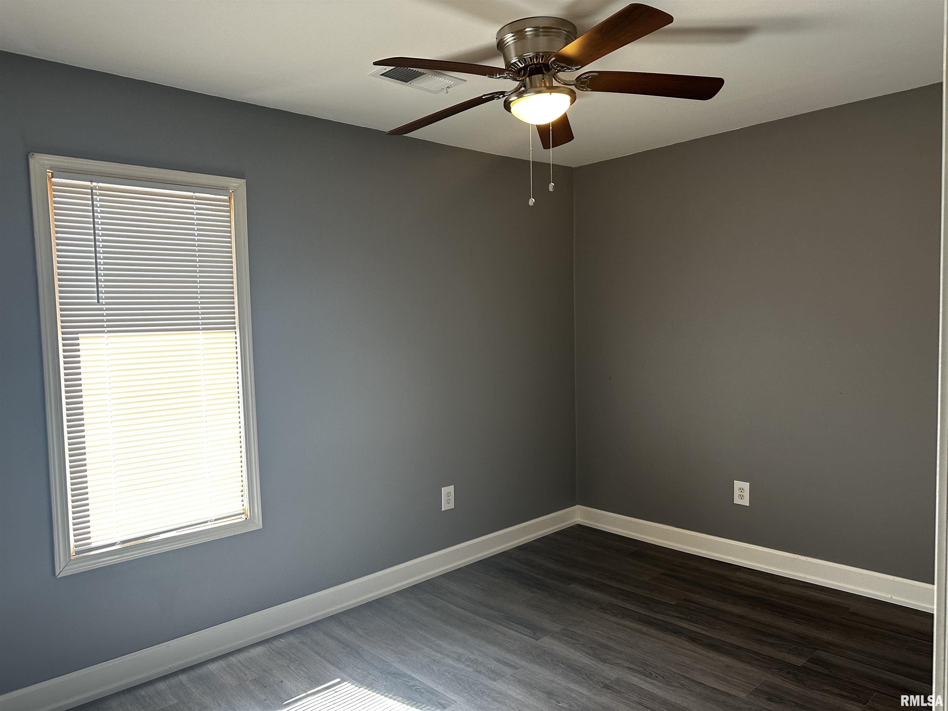 2068 New Lake Road Jacksonville, IL 62650 - Photo 25 of 60