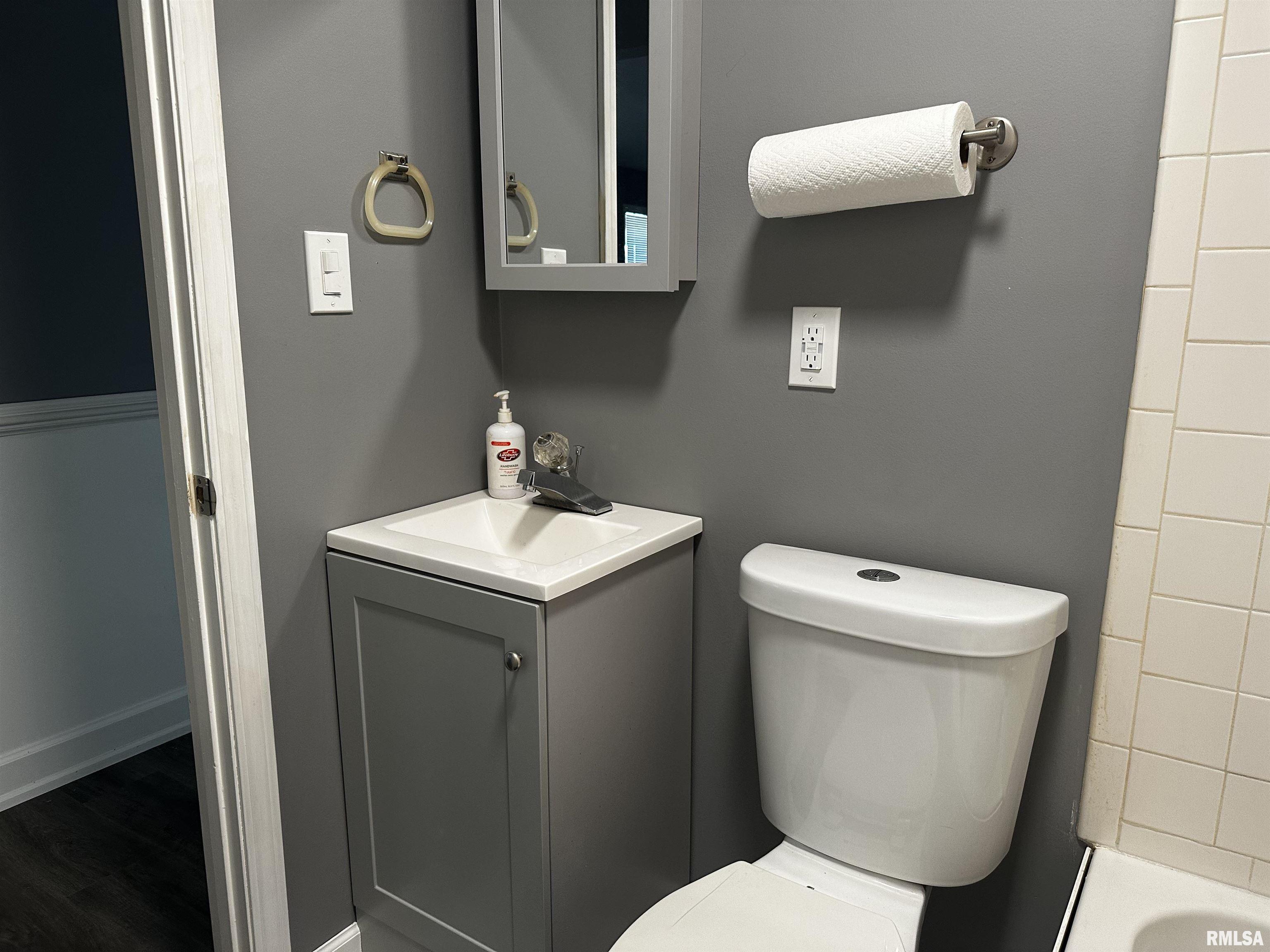 2068 New Lake Road Jacksonville, IL 62650 - Photo 28 of 60