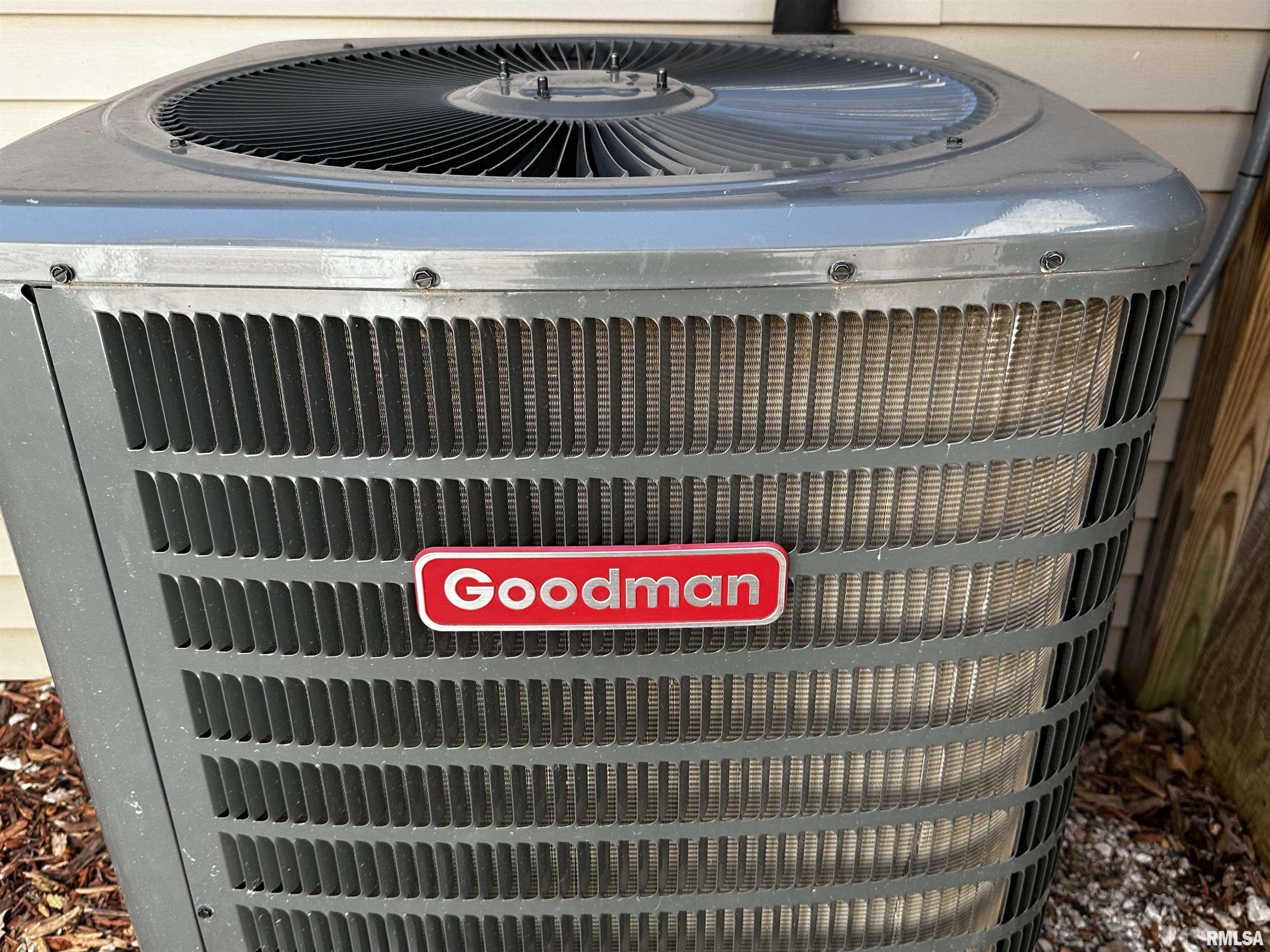 2068 New Lake Road Jacksonville, IL 62650 - Photo 38 of 60