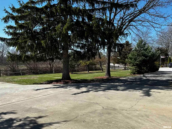$289,900 | 2068 New Lake Road, Jacksonville, IL 62650