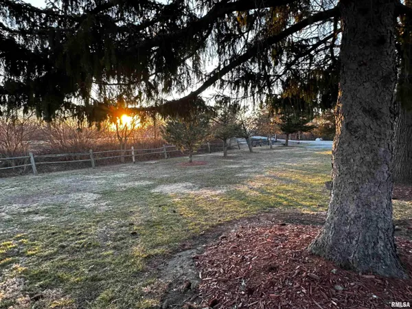 $289,900 | 2068 New Lake Road, Jacksonville, IL 62650