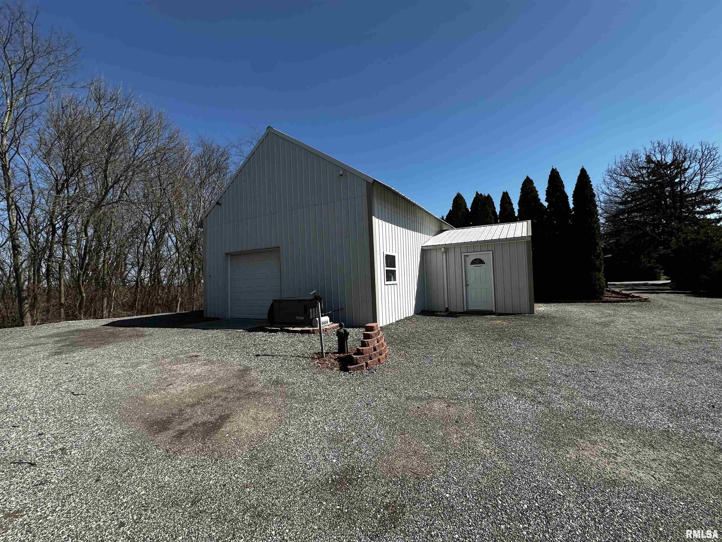 2068 New Lake Road Jacksonville, IL 62650 - Photo 41 of 60