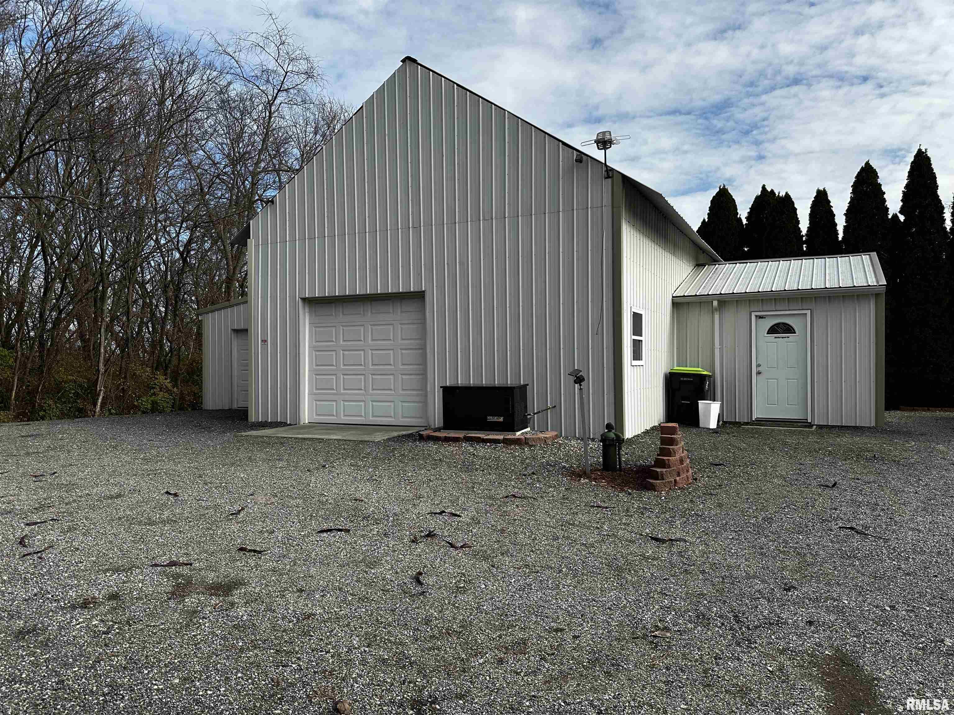 2068 New Lake Road Jacksonville, IL 62650 - Photo 42 of 60