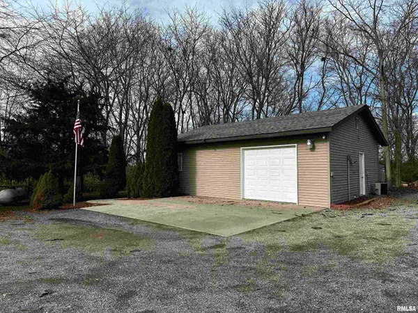 $289,900 | 2068 New Lake Road, Jacksonville, IL 62650