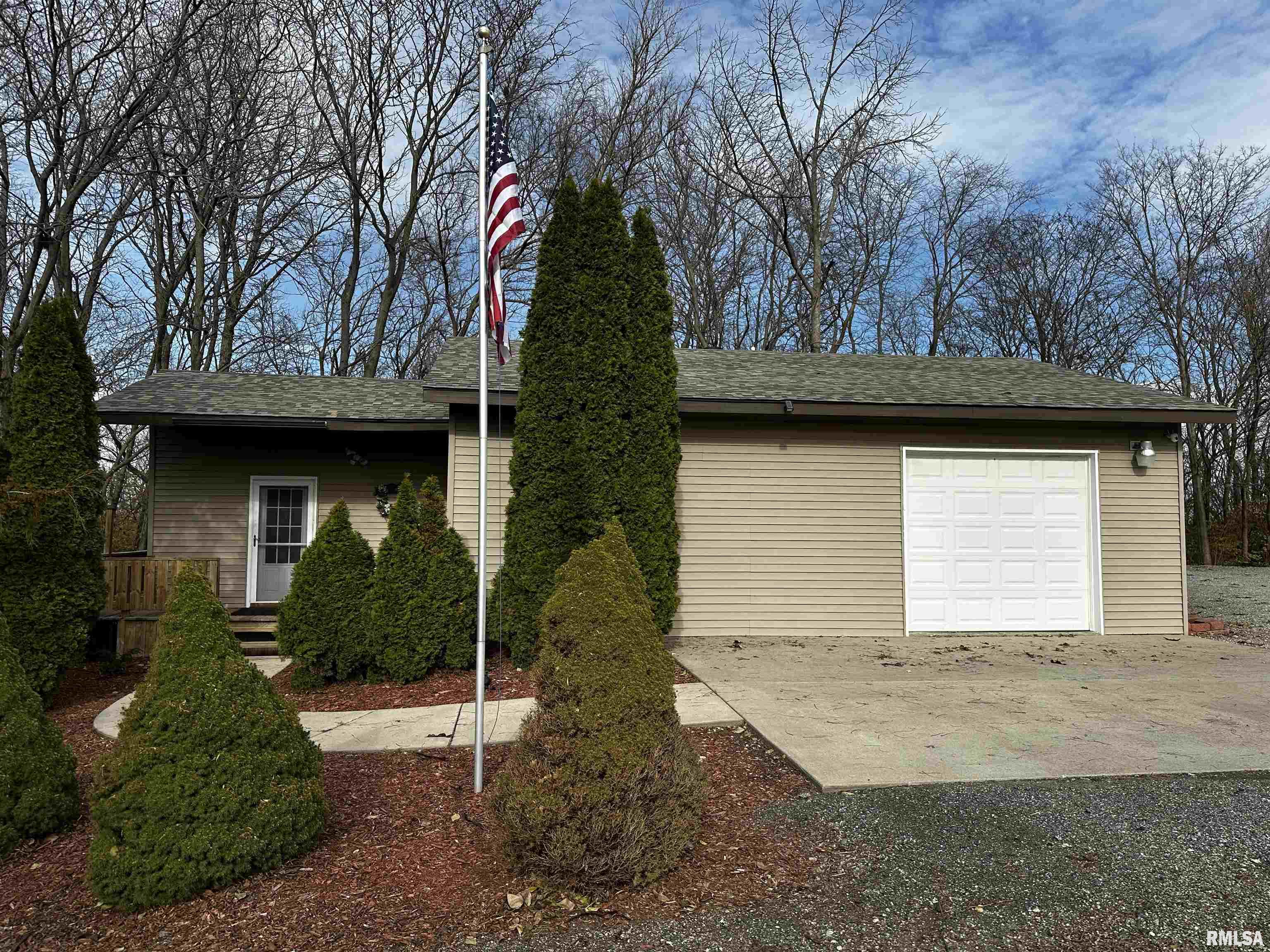 2068 New Lake Road Jacksonville, IL 62650 - Photo 45 of 60