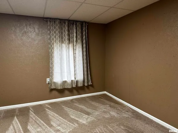$289,900 | 2068 New Lake Road, Jacksonville, IL 62650