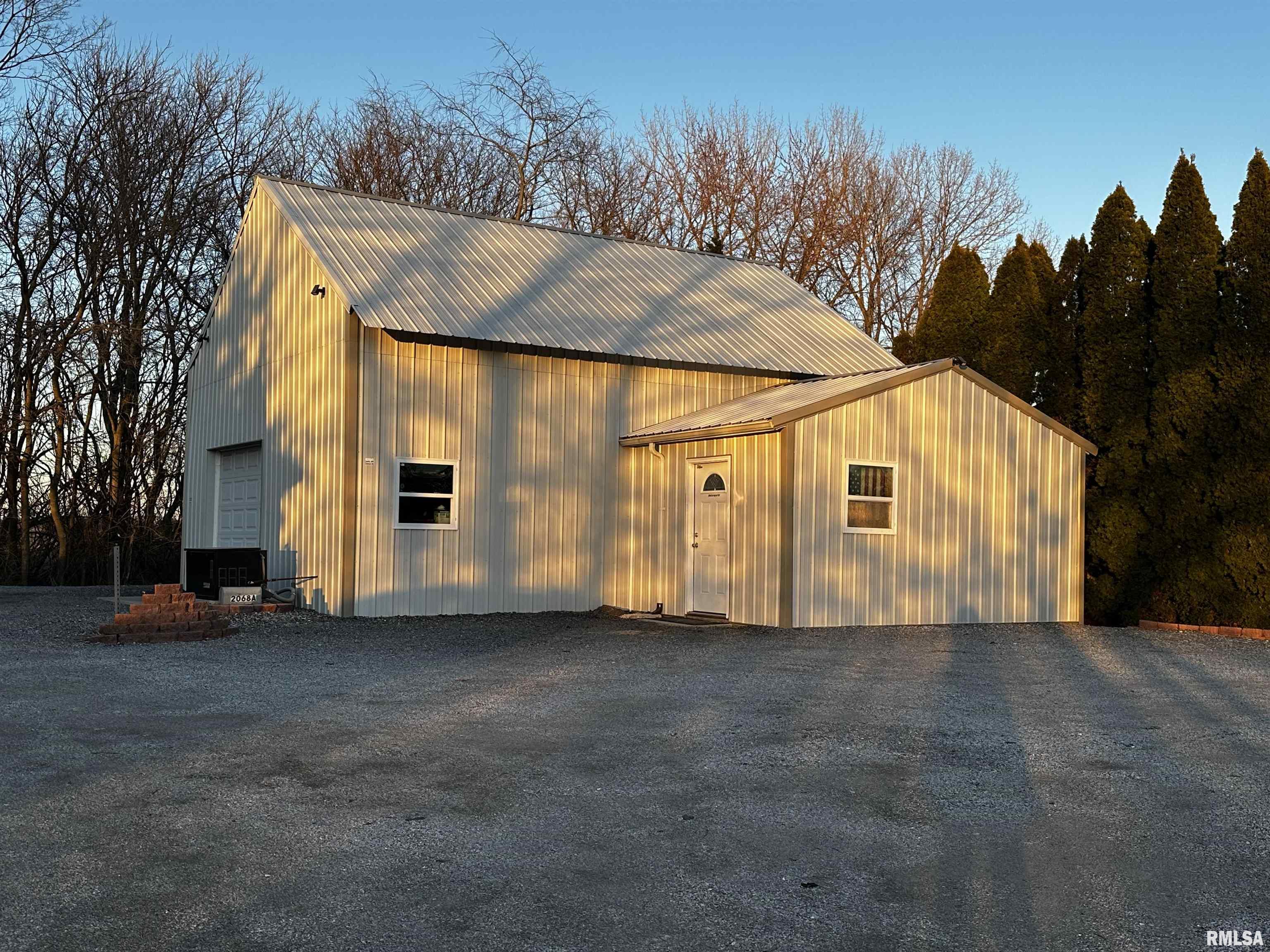 2068 New Lake Road Jacksonville, IL 62650 - Photo 6 of 60