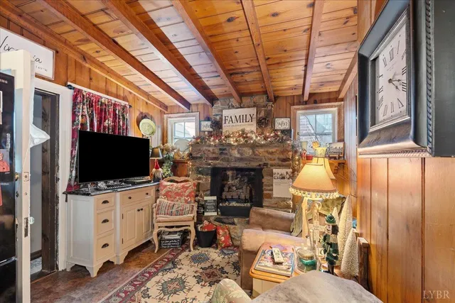 $1,100,000 | 1670-1694 Church Street, Appomattox, VA 24522