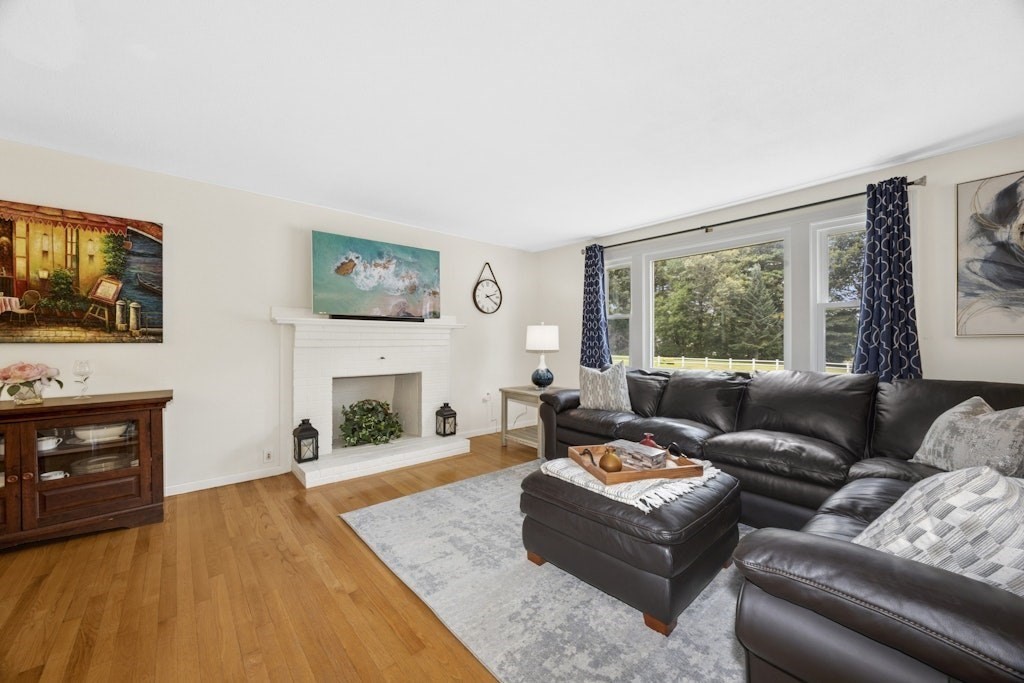 24 Juniper Brook Road Northborough, MA 01532 - Photo 3 of 33 Gallery Image 3