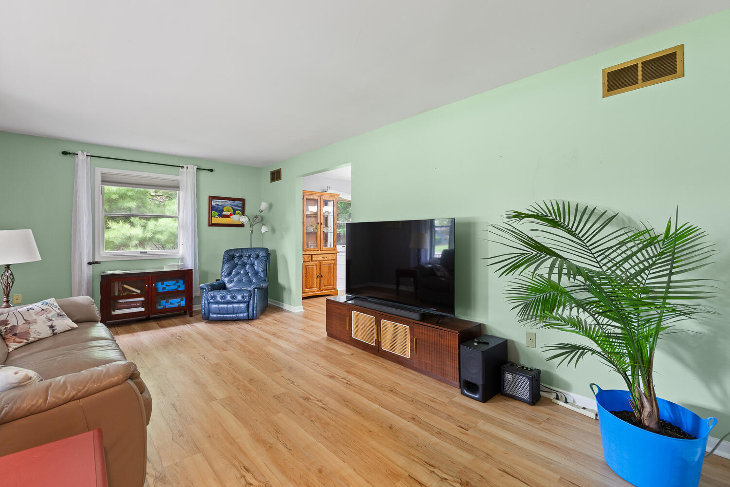 1302 North Freer Road Chelsea, MI 48118 - Photo 10 of 65 132 N Freer Rd - Chelsea - 1018