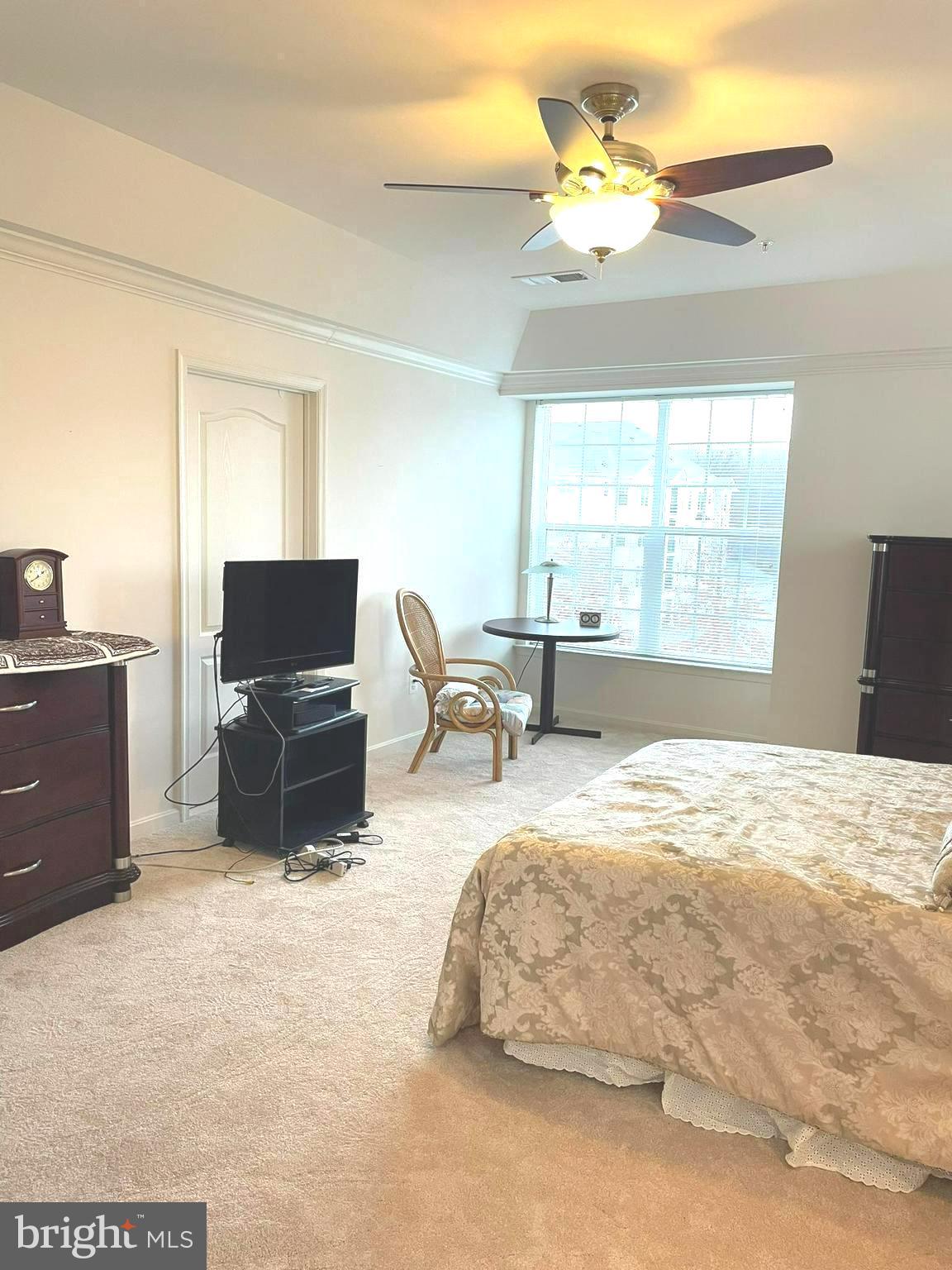 7401 Travertine Drive, Unit 302 Baltimore, MD 21209 - Photo 16 of 28 SItting Area in Primary Bedroom