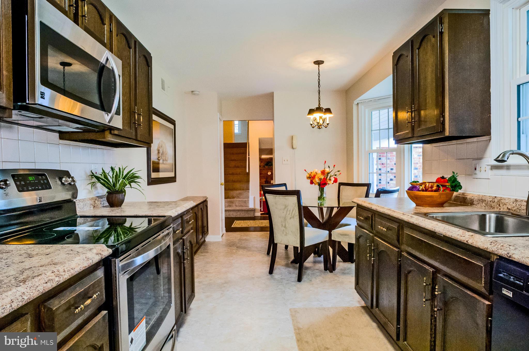 9415 Retriever Road Springfield, VA 22153 - Photo 8 of 29 Kitchen