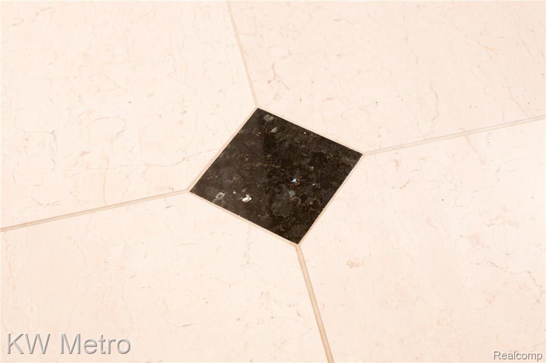 6700 Cornerstone Lane Rochester, MI 48306 - Photo 9 of 66 F-9.jpg