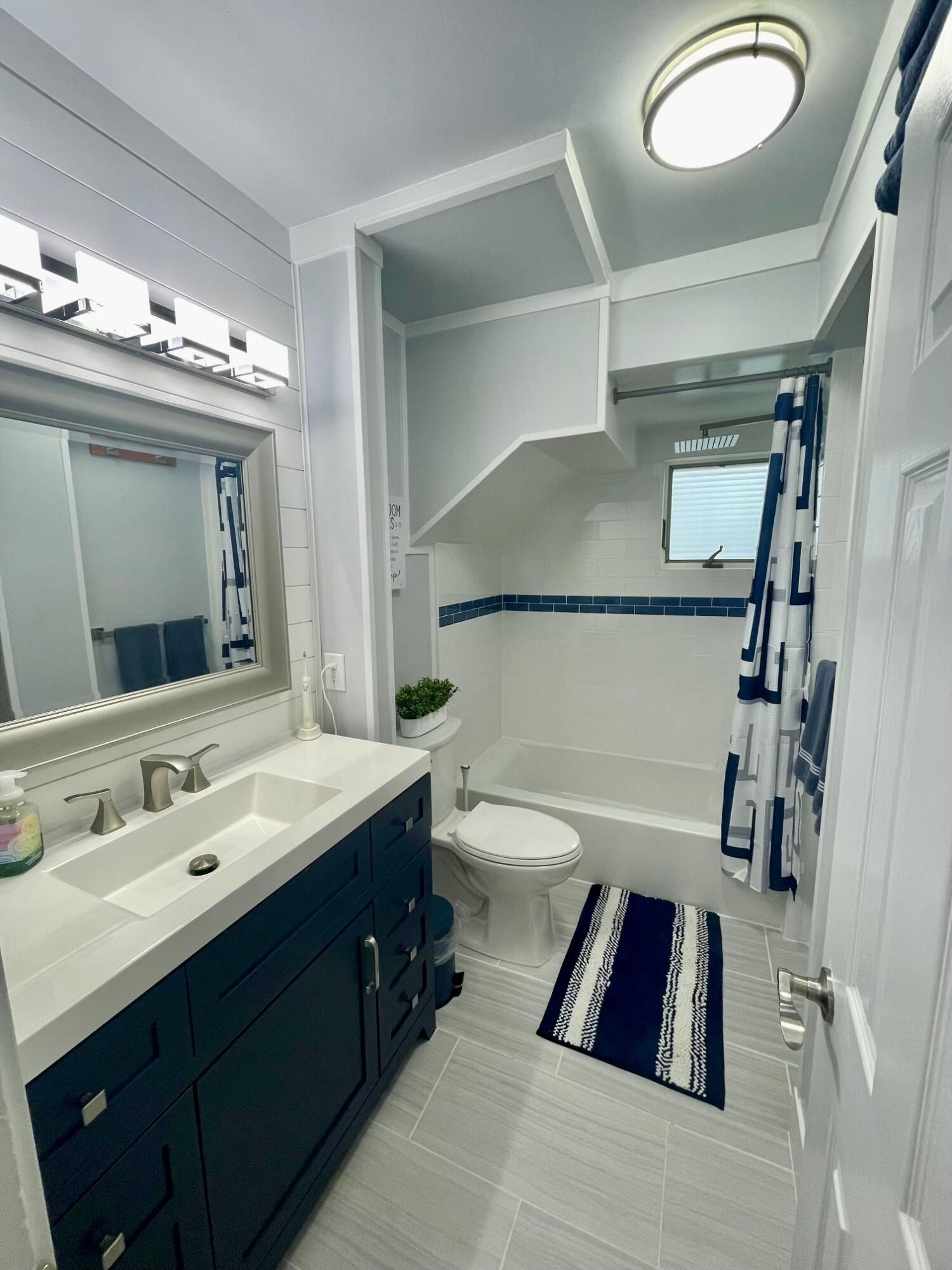 149 Jackson Street Manistee, MI 49660 - Photo 16 of 40 PHOTO-2025-08-11-18-46-48 (2)