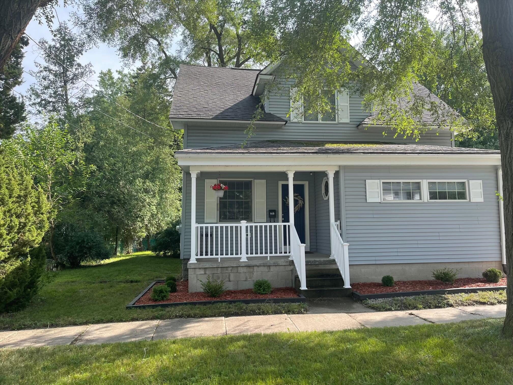 149 Jackson Street Manistee, MI 49660 - Photo 2 of 40 PHOTO-2025-08-11-18-46-44 (8)