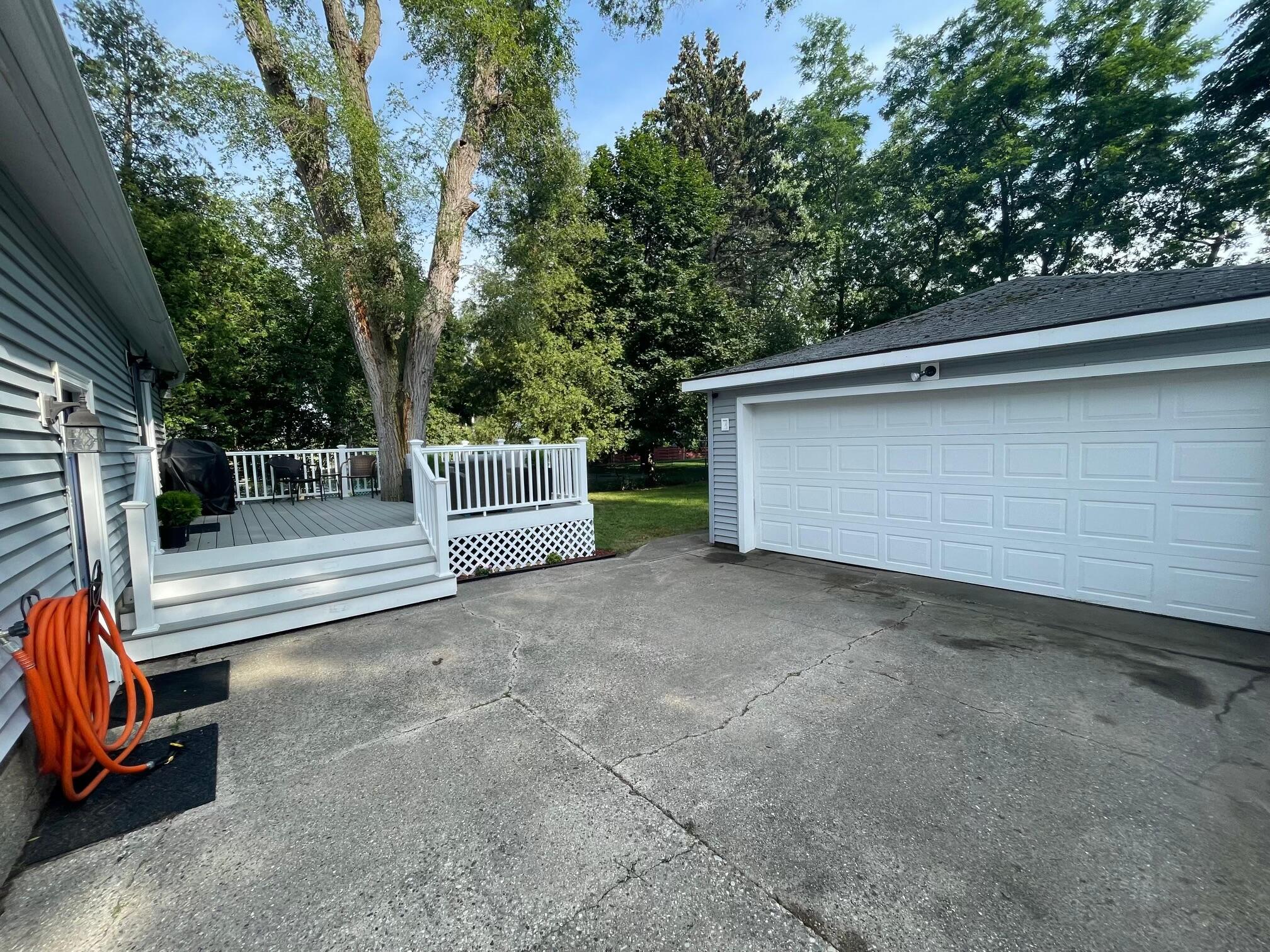 149 Jackson Street Manistee, MI 49660 - Photo 37 of 40 PHOTO-2025-08-11-18-46-50 (18)