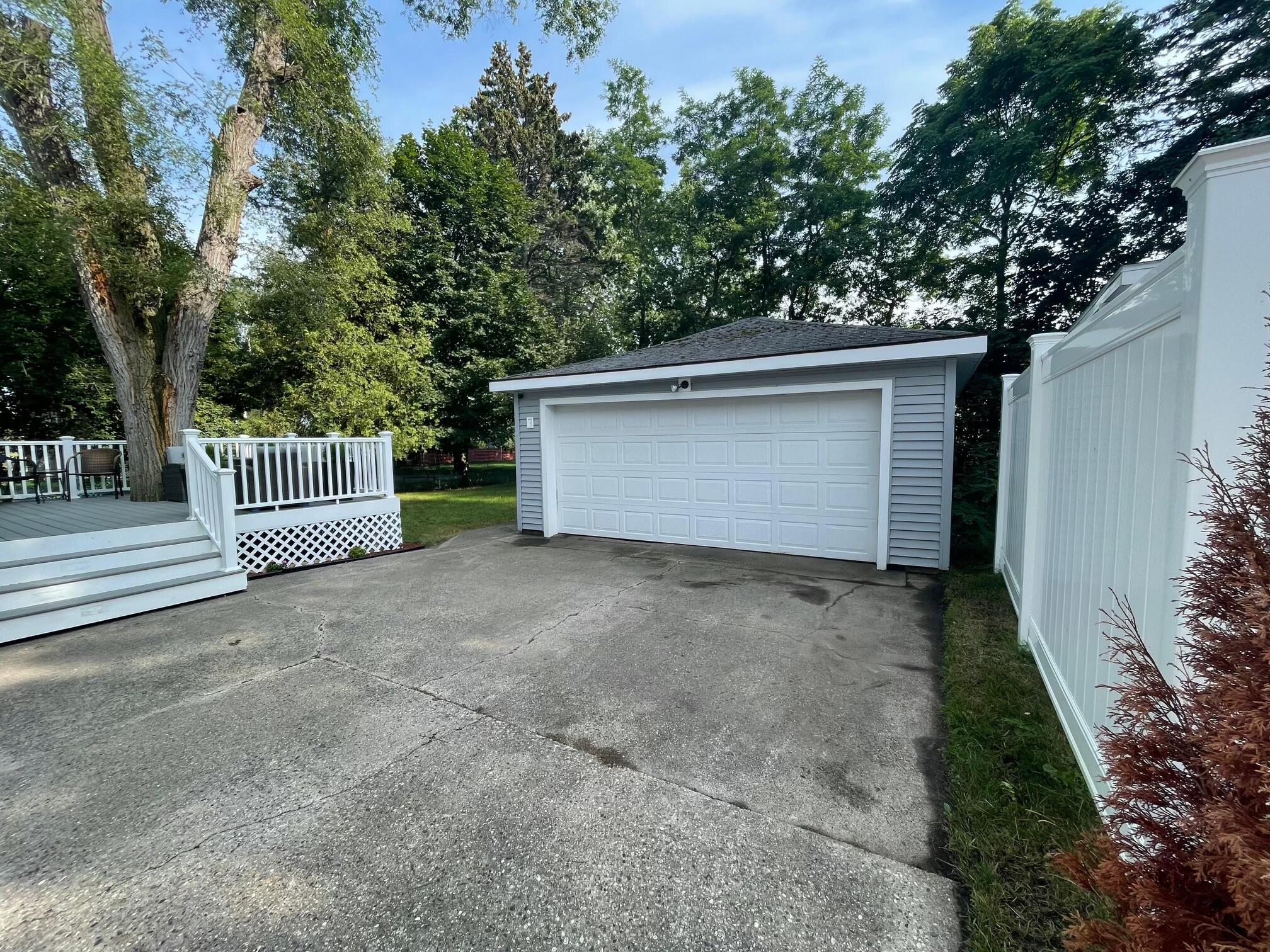 149 Jackson Street Manistee, MI 49660 - Photo 39 of 40 PHOTO-2025-08-11-18-46-50 (7)