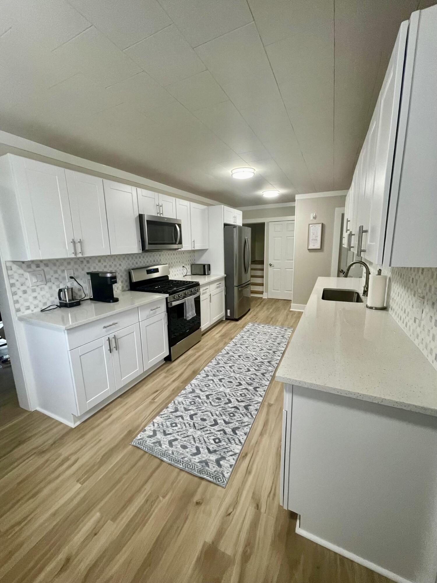 149 Jackson Street Manistee, MI 49660 - Photo 8 of 40 PHOTO-2025-08-11-18-46-48 (6)