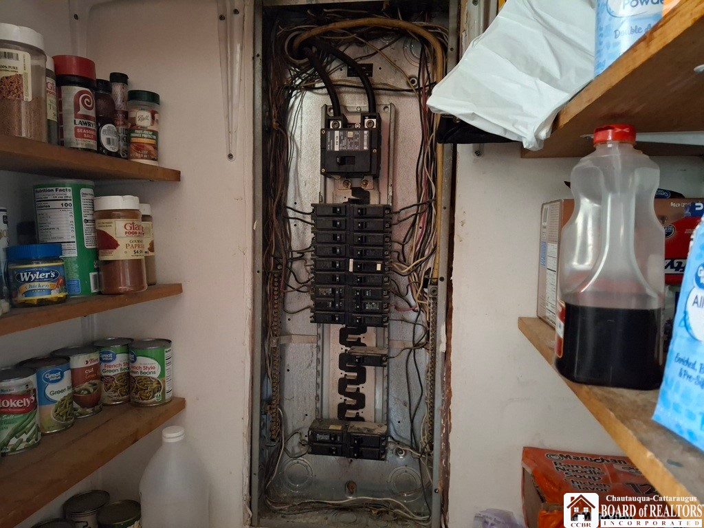 6098 Shady Lane Lyndon, NY 14737 - Photo 6 of 22 Pantry breaker