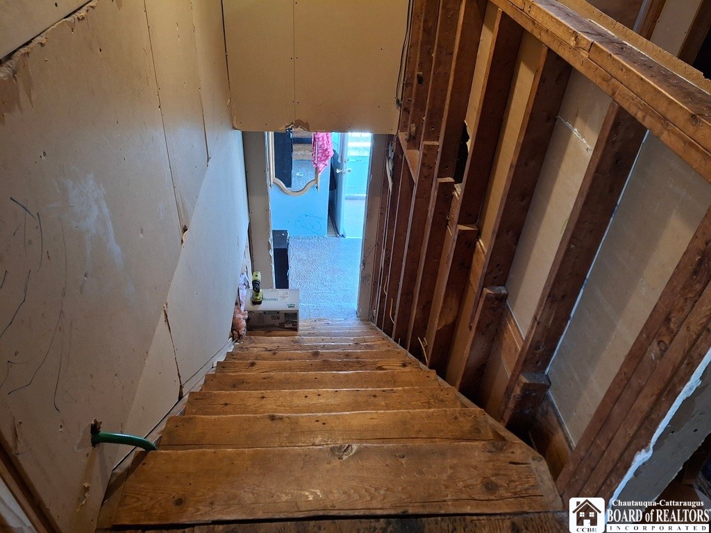 6098 Shady Lane Lyndon, NY 14737 - Photo 7 of 22 Stairwell